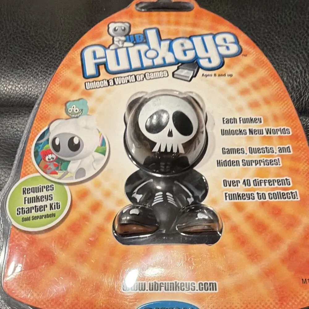U.B. Funkeys The Bones Figure M1624 2007 Black Skull Bear Ages 8+